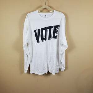 BP Mens VOTE Long Sleeve Graphic Tee T Shirt Size M